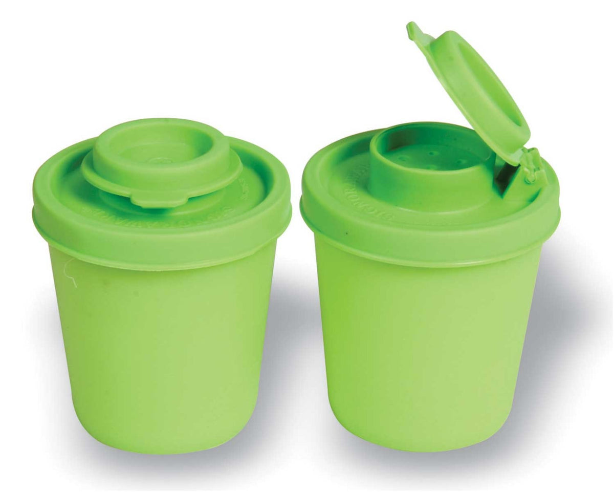 Spice Shaker Medium, Set of 2, Moisture Proof   Salt Shaker to go Camping Picnic Outdoors Kitchen Lunch Boxes Travel Spice Set  with Colourful Covers Lids Plastic Airtight Spice Jar Dispenser