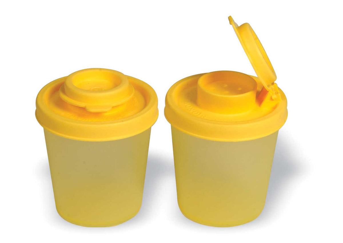 Spice Shaker Medium, Set of 2, Moisture Proof   Salt Shaker to go Camping Picnic Outdoors Kitchen Lunch Boxes Travel Spice Set  with Colourful Covers Lids Plastic Airtight Spice Jar Dispenser